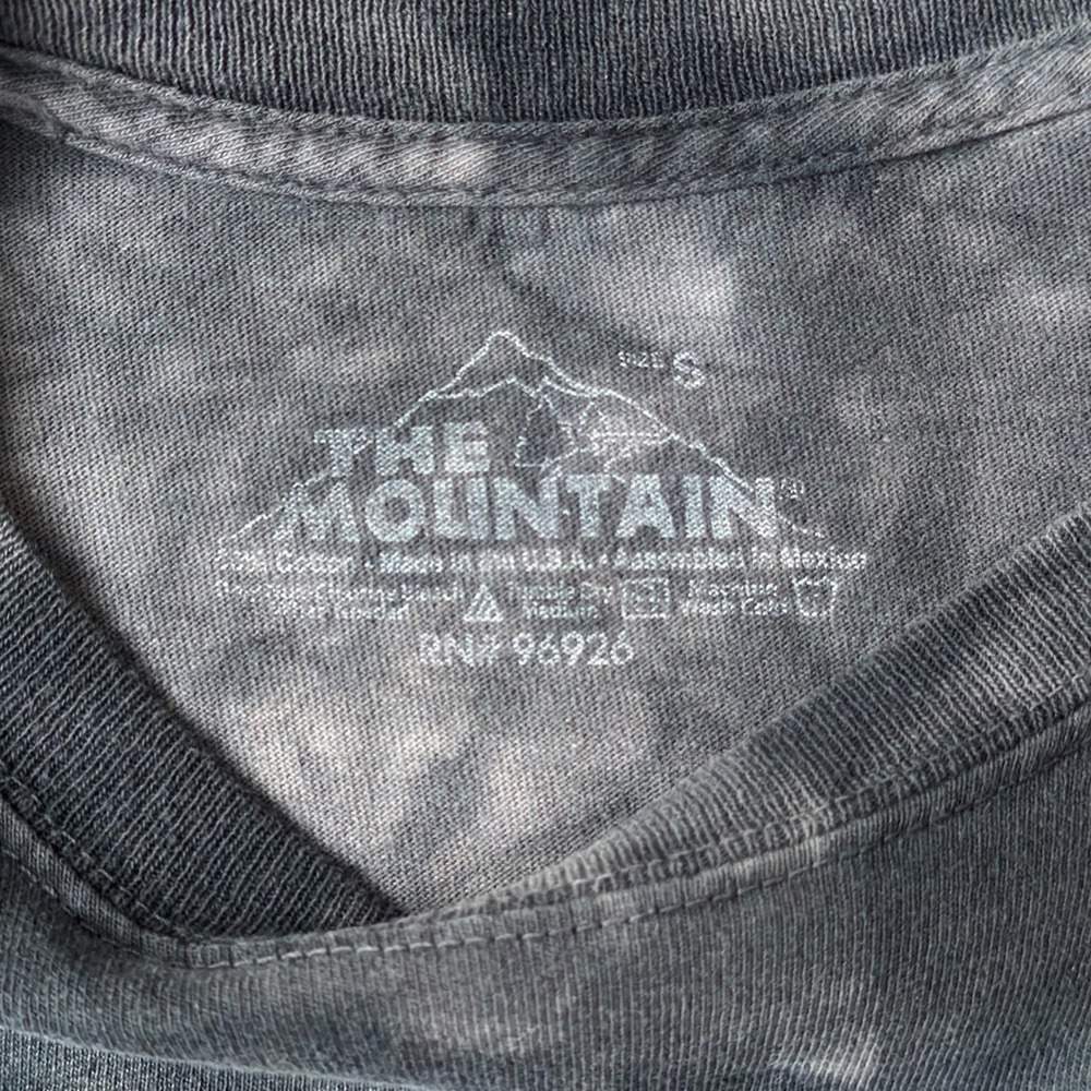 The Mountain Wolf Graphic Tee Moon Howling Wolves Shirt Nature Animal Tee Small - Picture 4 of 4